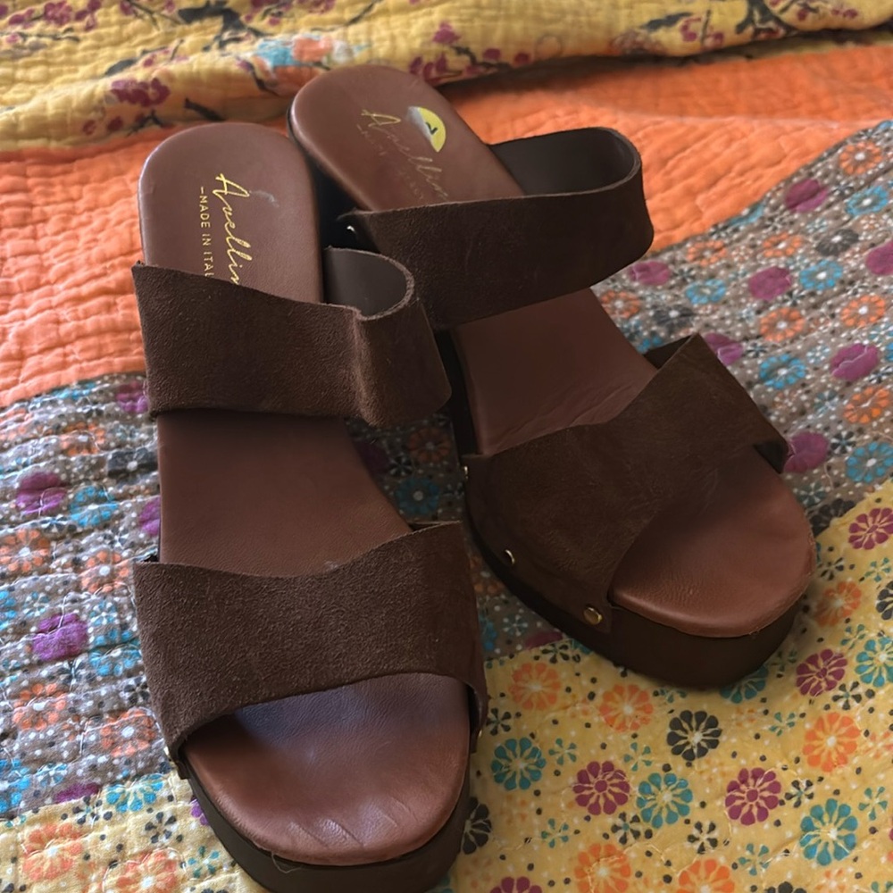 Wooden heeled suede strappy sandal size 10